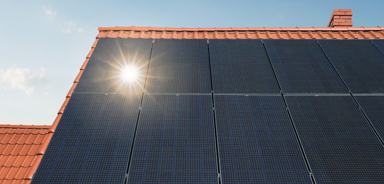 The Big Solar Question: To Lease or to Buy? - Smart Green Solar